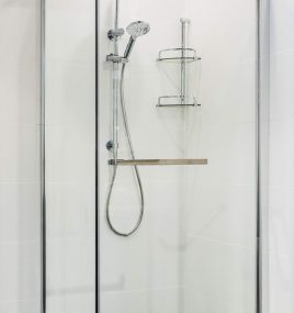 RADLEY 900R FRAMELESS SHOWER SCREEN 10mm TOUGHENED GLASS